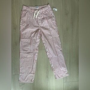 Old navy lounge pants! Striped white and pink! Size M!